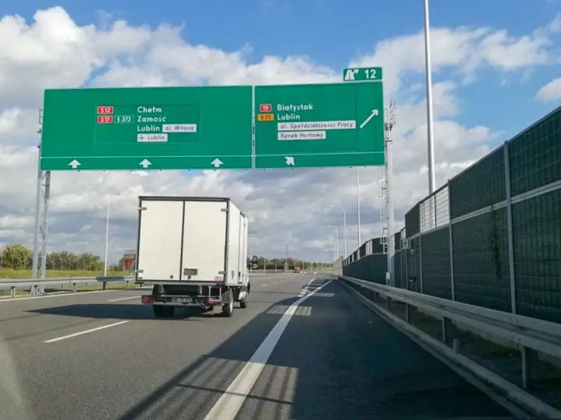 Oznakowanie na drogach szybkiego ruchu