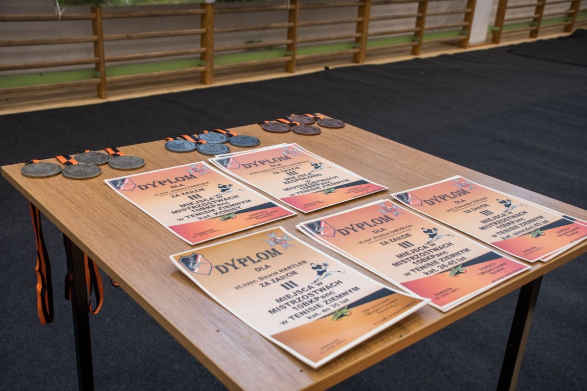 Najlepsi tenisiści w 10 Brygadzie Kawalerii Pancernej w Świętoszowie