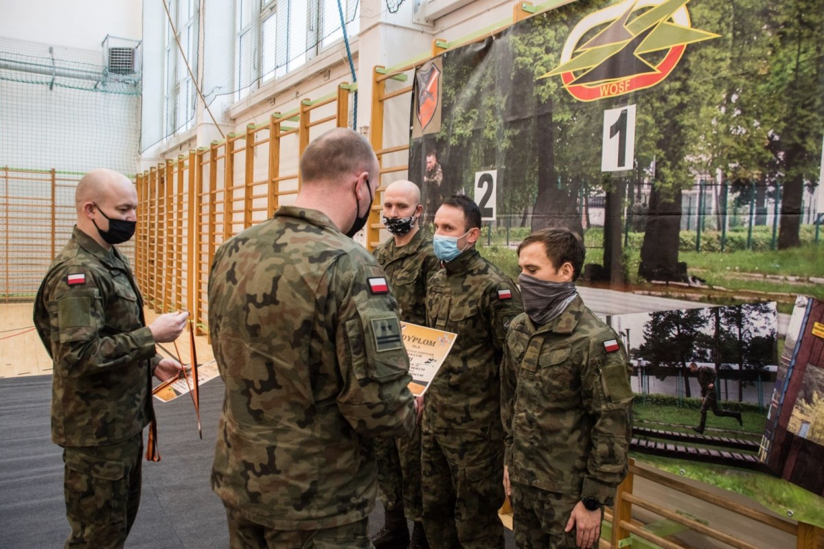 Najlepsi tenisiści w 10 Brygadzie Kawalerii Pancernej w Świętoszowie