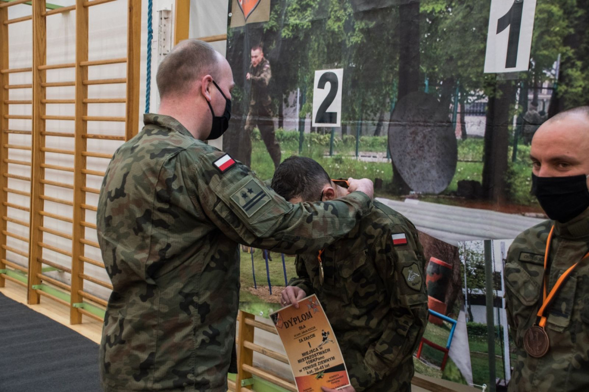 Najlepsi tenisiści w 10 Brygadzie Kawalerii Pancernej w Świętoszowie