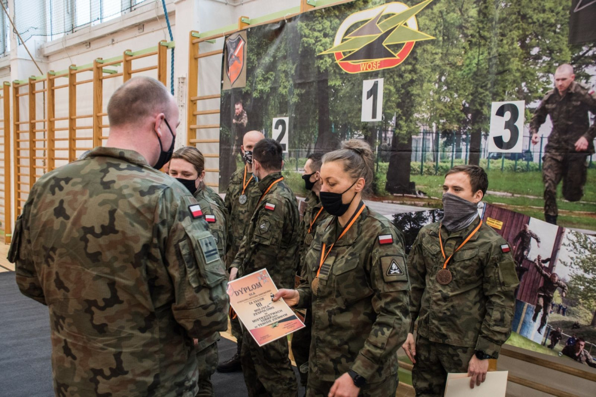 Najlepsi tenisiści w 10 Brygadzie Kawalerii Pancernej w Świętoszowie