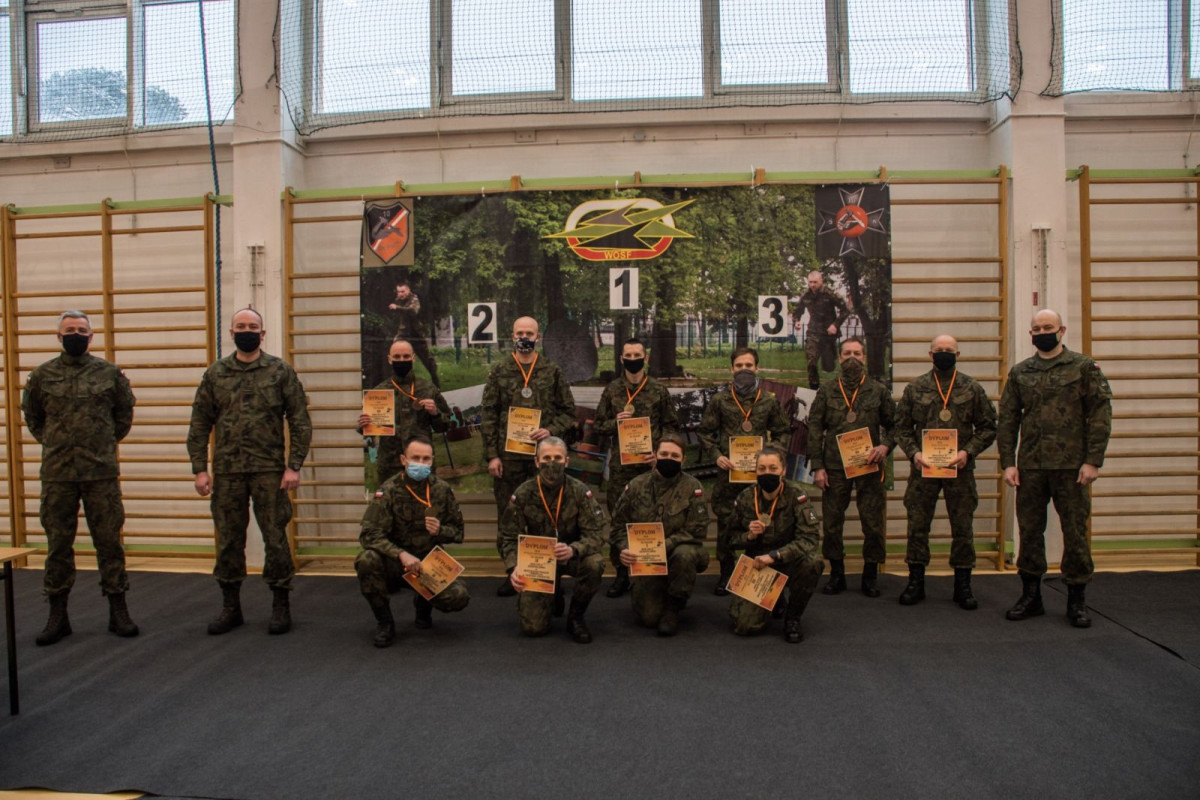 Najlepsi tenisiści w 10 Brygadzie Kawalerii Pancernej w Świętoszowie