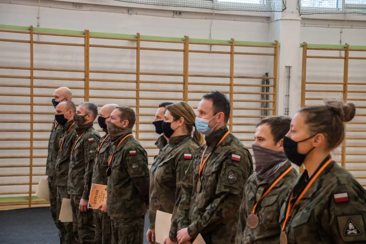Najlepsi tenisiści w 10 Brygadzie Kawalerii Pancernej w Świętoszowie