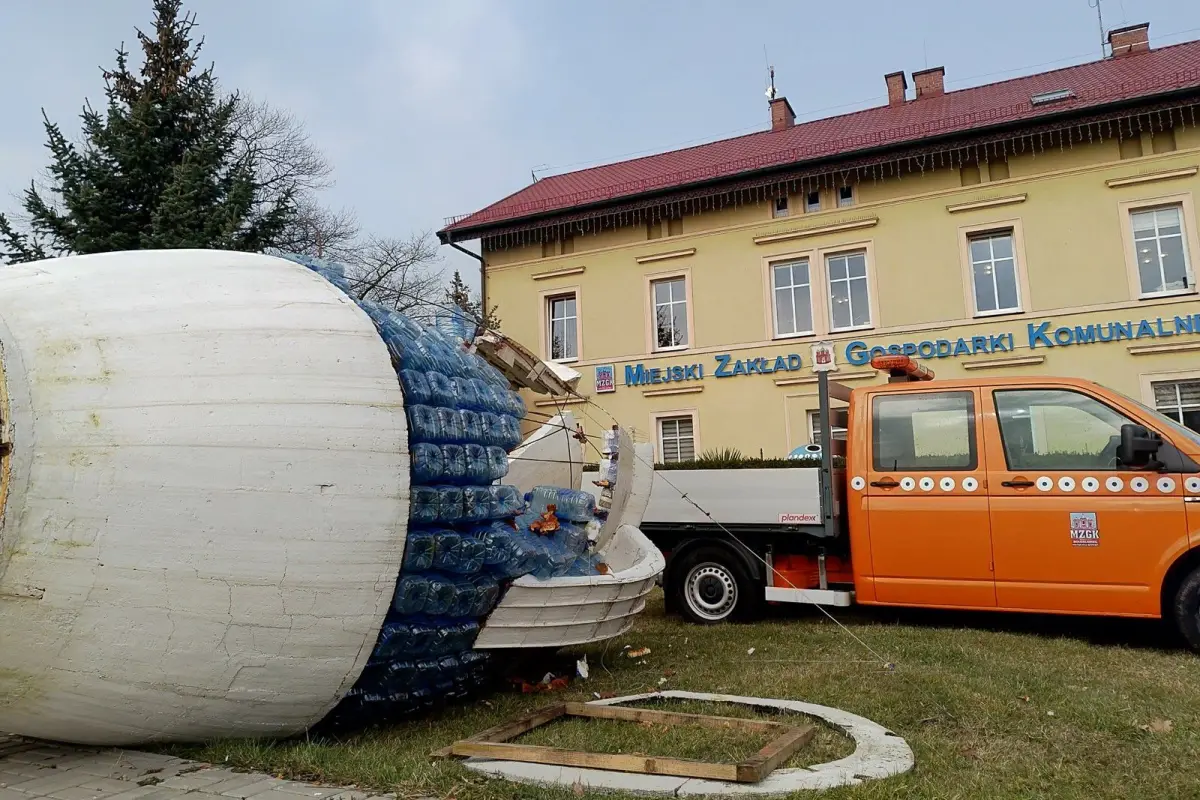 Recykling dzbana, konstrukcji Waldemara Cieślaka