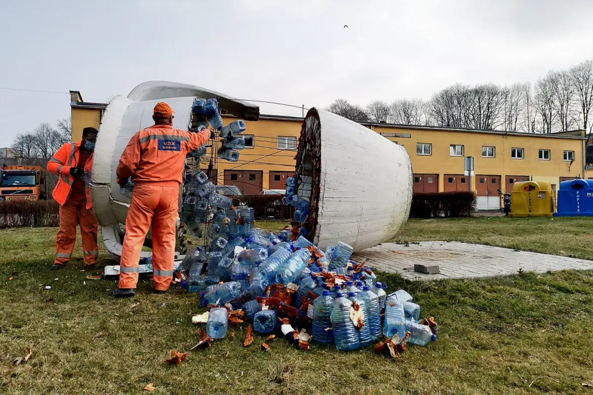 Recykling dzbana, konstrukcji Waldemara Cieślaka