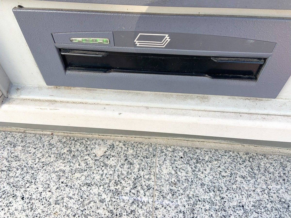 Bankomat przy ulicy Sądowej w Bolesławcu