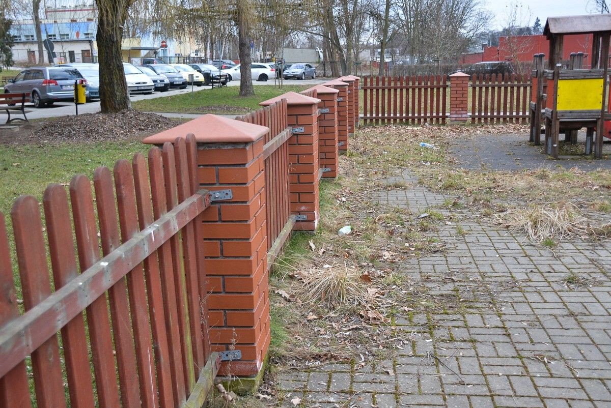 Plac zabaw przy al. Wojska Polskiego w Bolesławcu