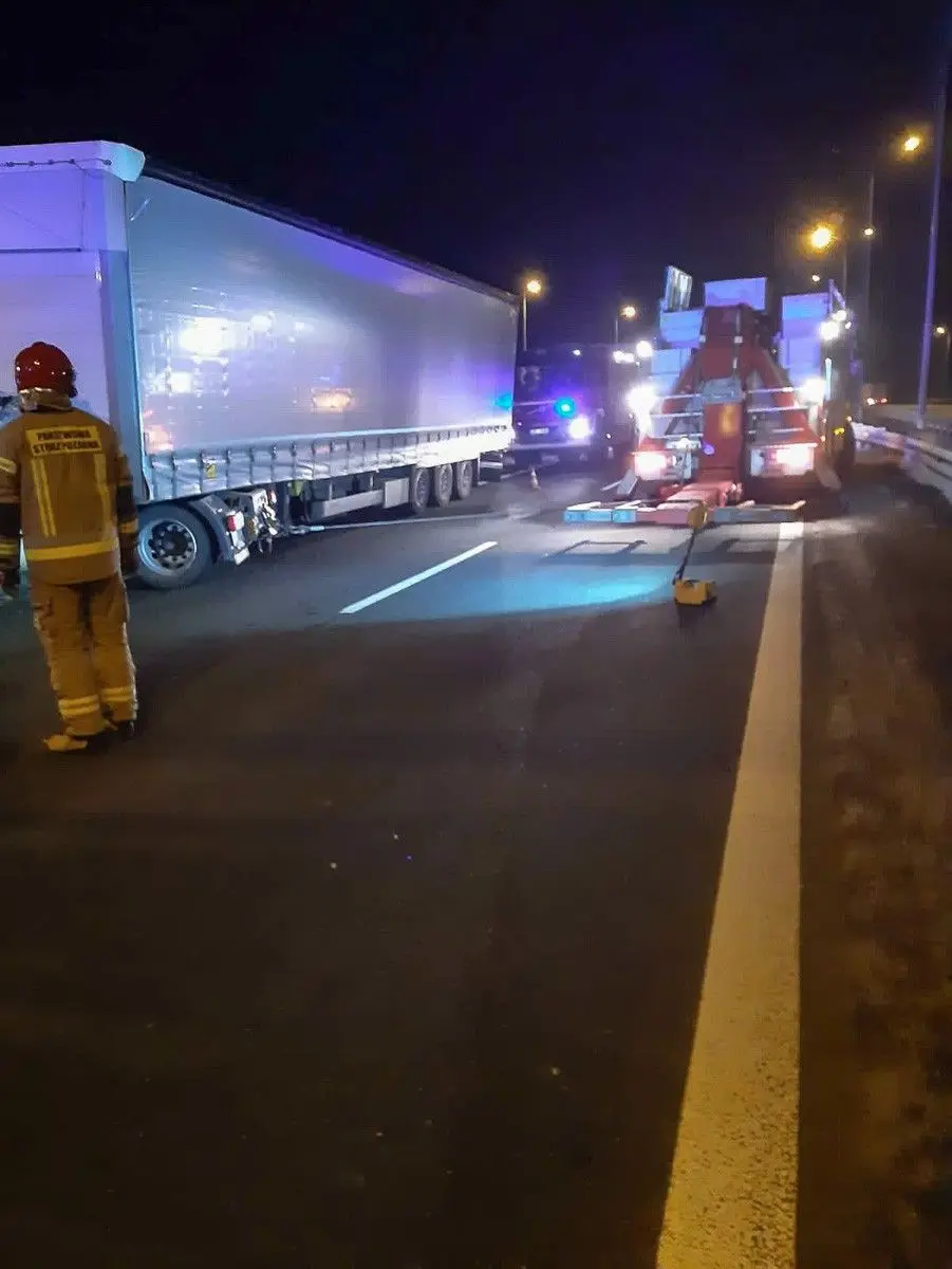 Akcja straży pożarnej na A4