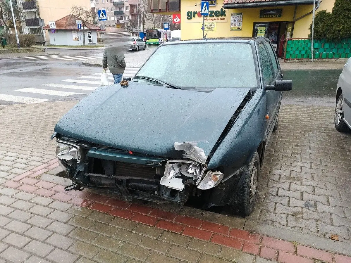 Kolizja przy ul. Starzyńskiego w Bolesławcu