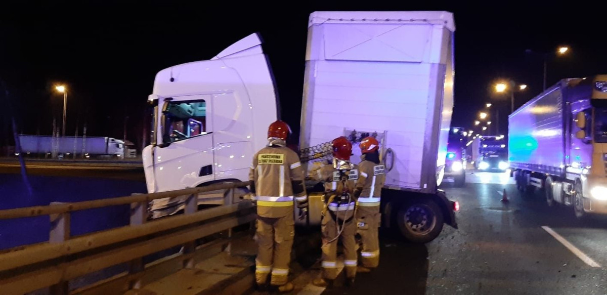 Akcja straży pożarnej na A4