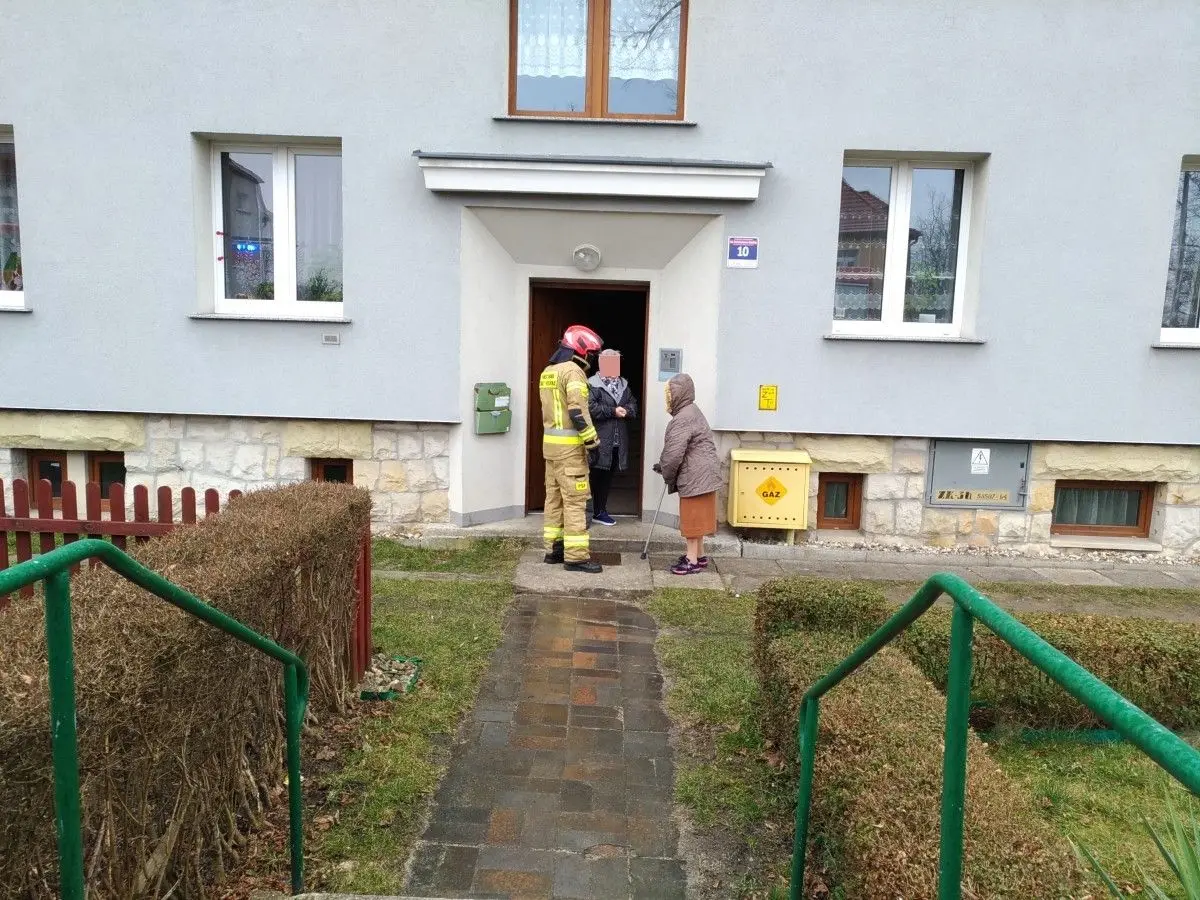 Akcja straży pożarnej przy Kosiby 10