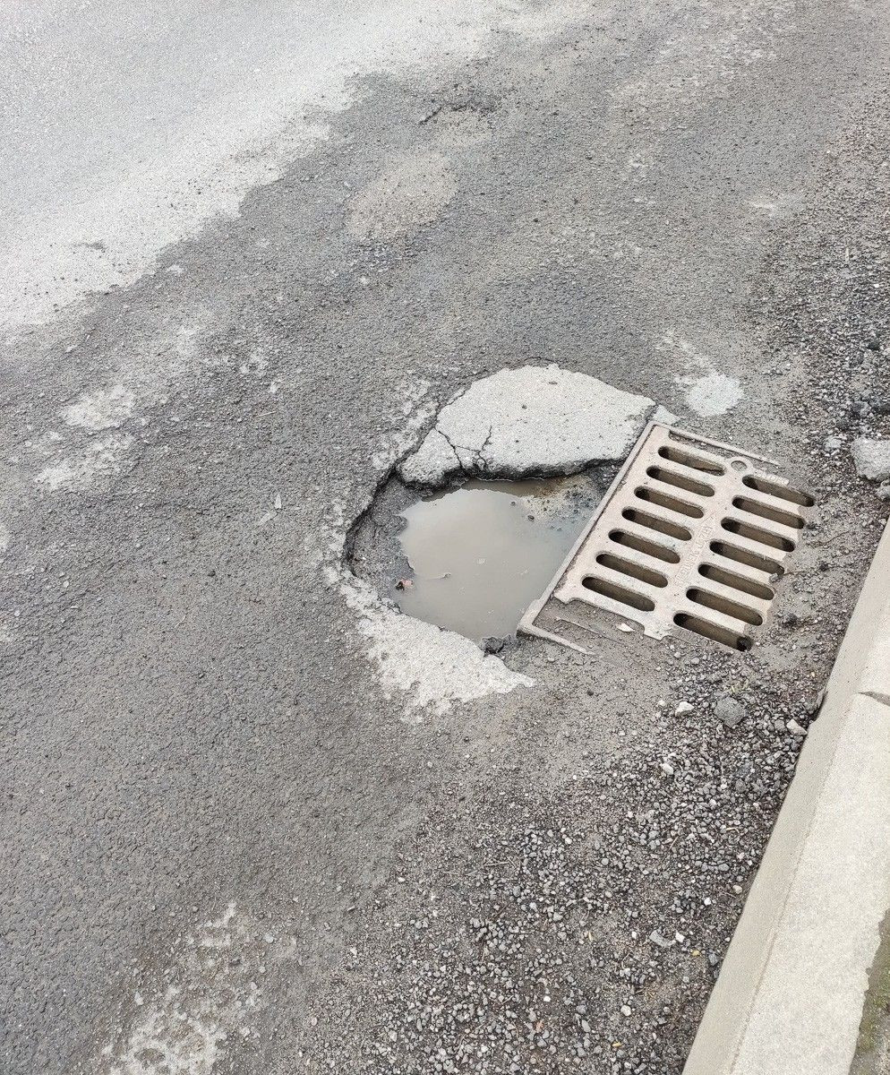 Dziury w Starych Jaroszowicach