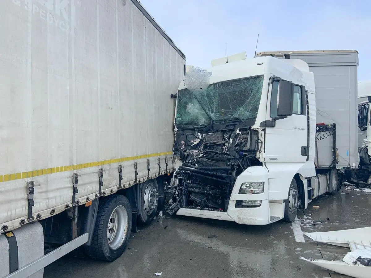 Karambol tirów na A4