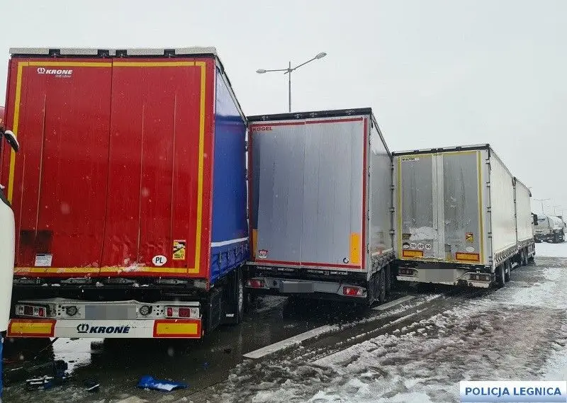 Zderzenie tirów na A4