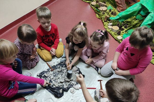 Mali paleontolodzy z miejskiego przedszkola nr 3