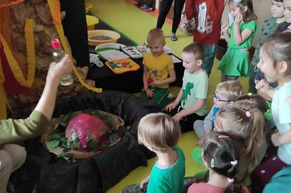 Mali paleontolodzy z miejskiego przedszkola nr 3
