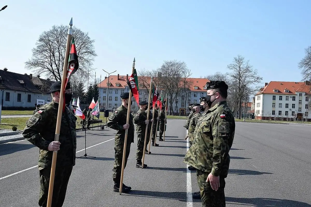 Obchody święta w 23 Śląskim Pułku Artylerii w Bolesławcu
