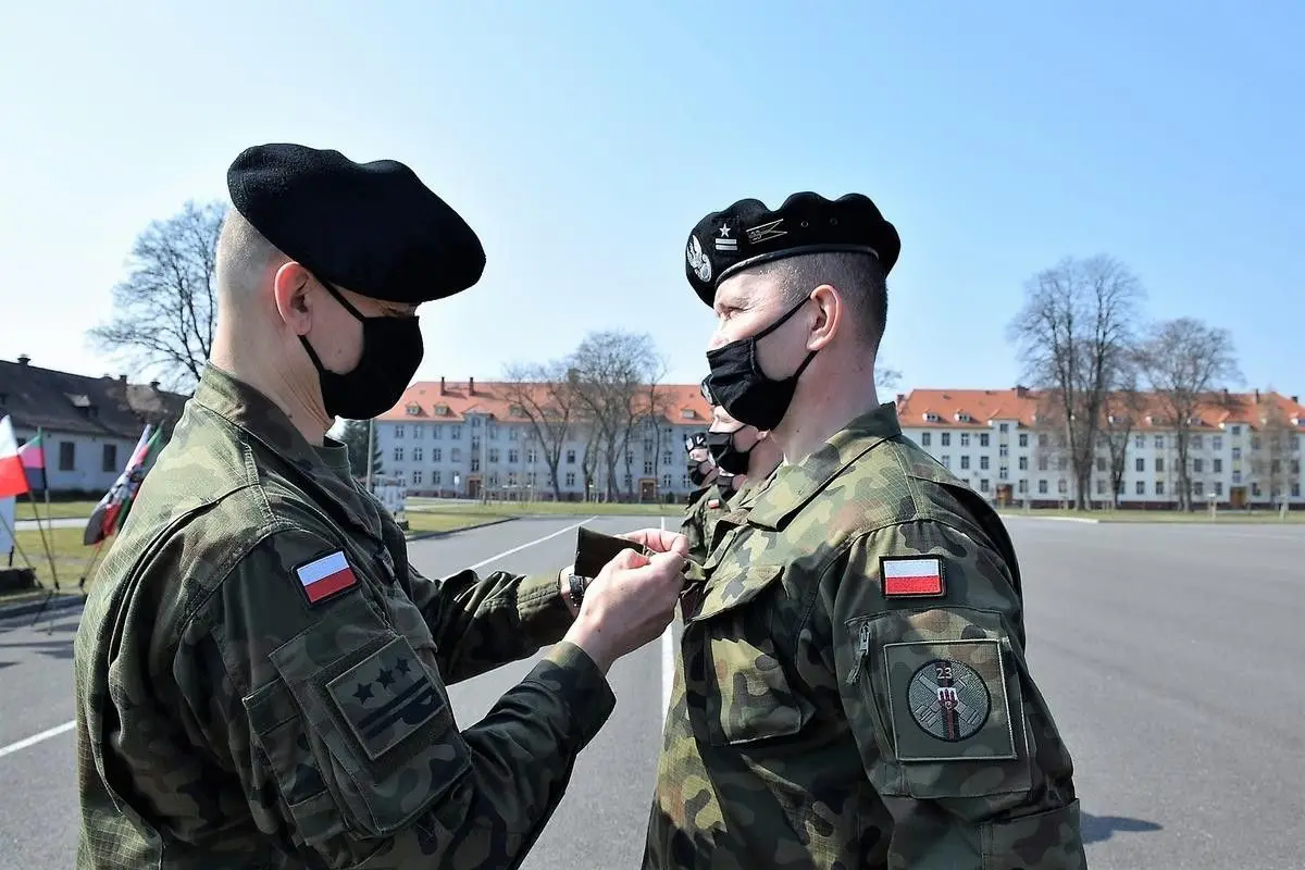 Obchody święta w 23 Śląskim Pułku Artylerii w Bolesławcu