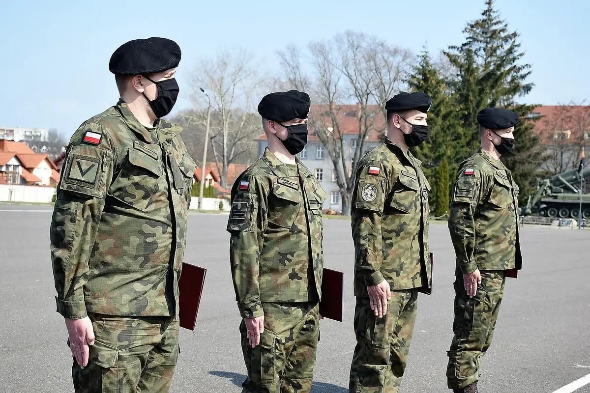 Obchody święta w 23 Śląskim Pułku Artylerii w Bolesławcu