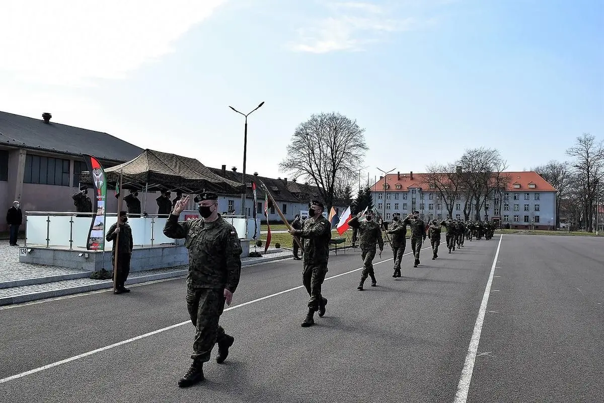 Obchody święta w 23 Śląskim Pułku Artylerii w Bolesławcu