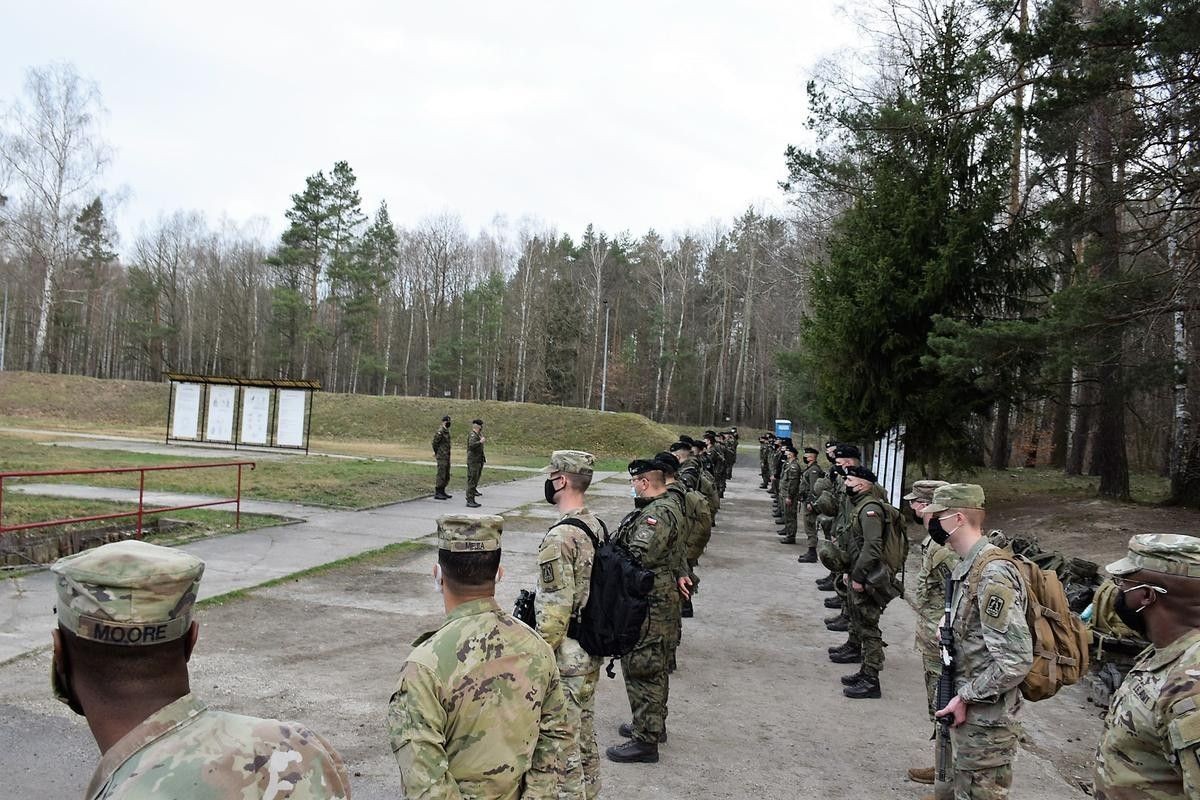 Zawody strzeleckie na strzelnicy 23 Śląskiego Pułku Artylerii w Bolesławcu