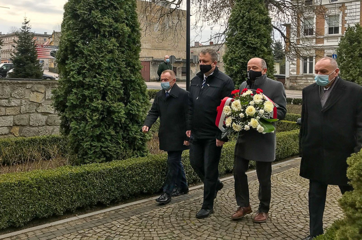 Uroczystość z okazji 11. rocznicy katastrofy smoleńskiej w Bolesławcu