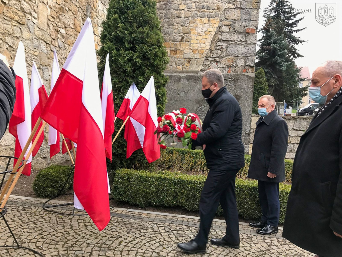 Uroczystość z okazji 11. rocznicy katastrofy smoleńskiej w Bolesławcu