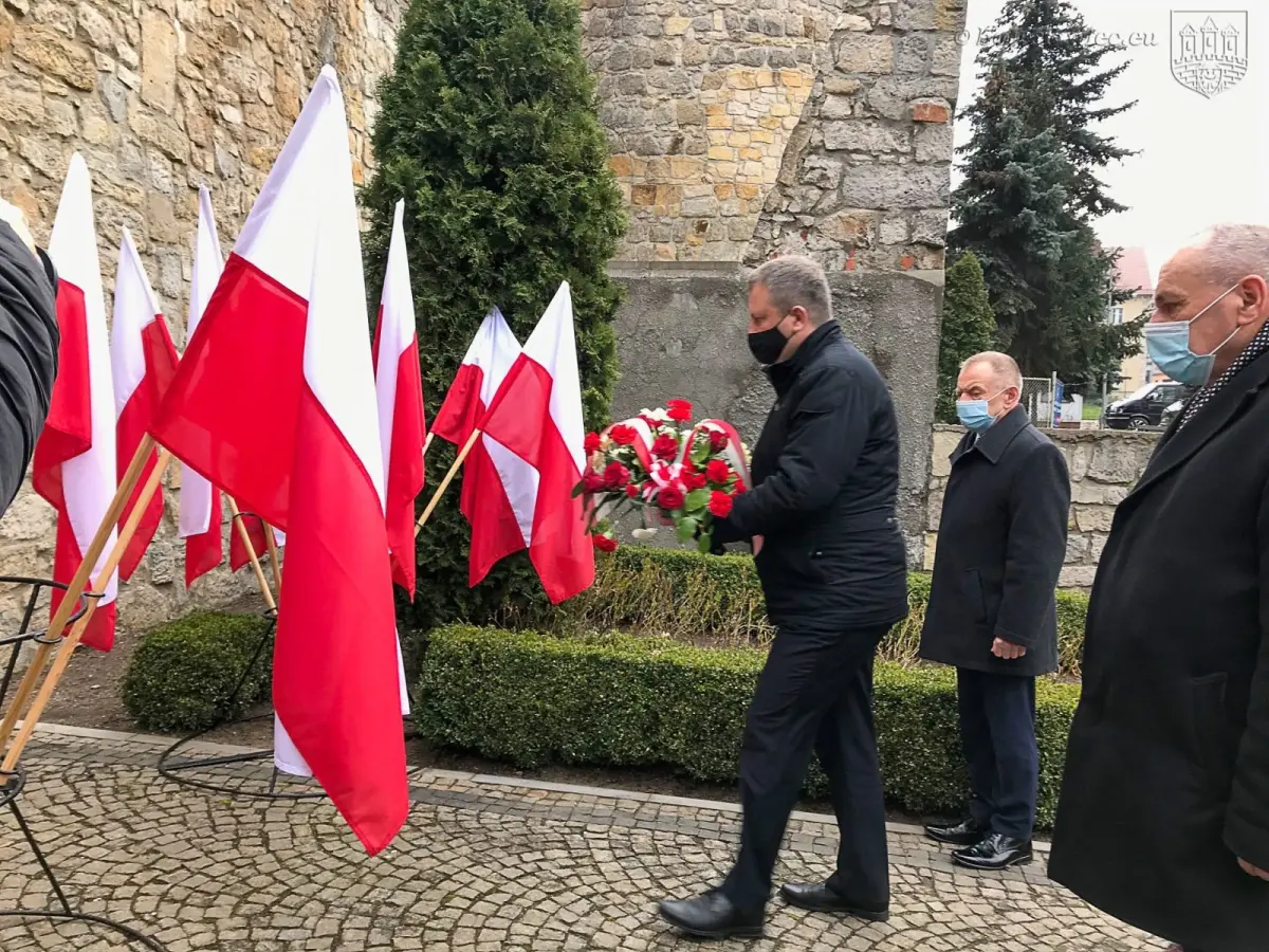 Uroczystość z okazji 11. rocznicy katastrofy smoleńskiej w Bolesławcu