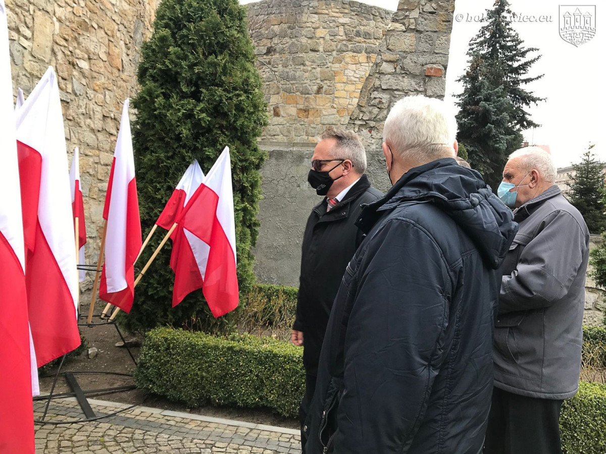 Uroczystość z okazji 11. rocznicy katastrofy smoleńskiej w Bolesławcu