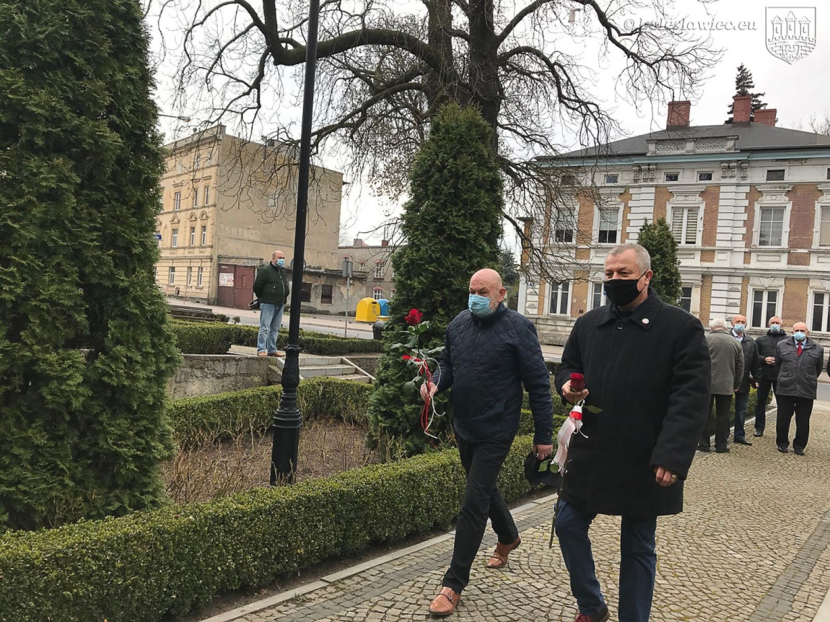 Uroczystość z okazji 11. rocznicy katastrofy smoleńskiej w Bolesławcu