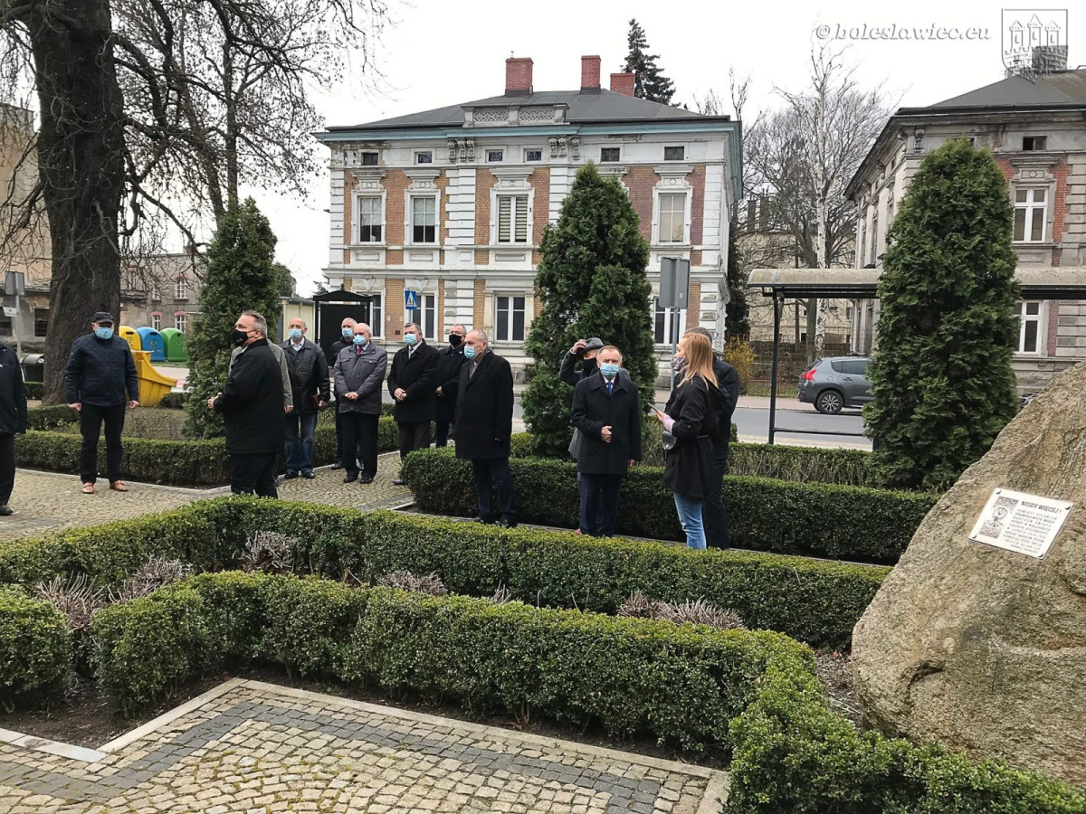 Uroczystość z okazji 11. rocznicy katastrofy smoleńskiej w Bolesławcu