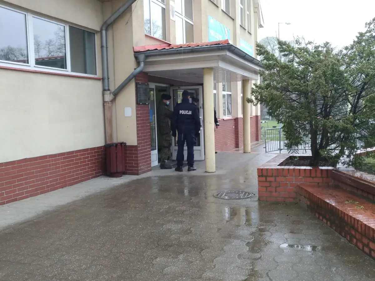 W hali przy I LO w Bolesławcu ruszyły masowe szczepienia