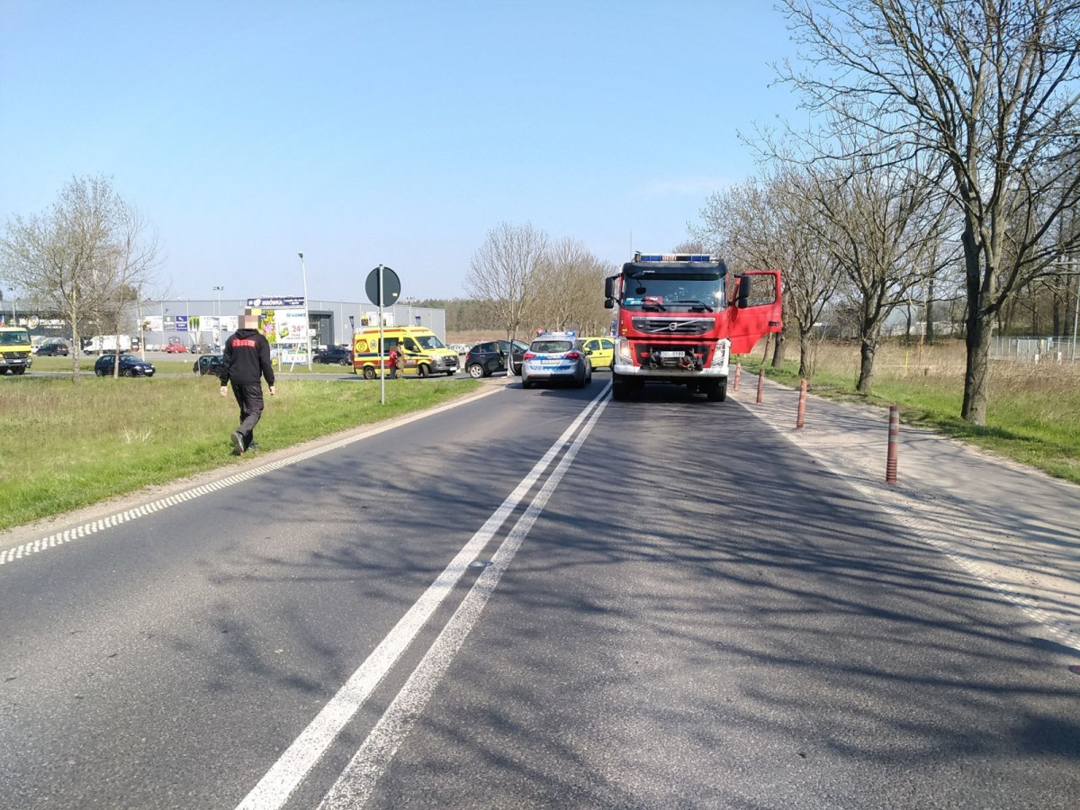 Zderzenie opla z citroenem koło Mrówki