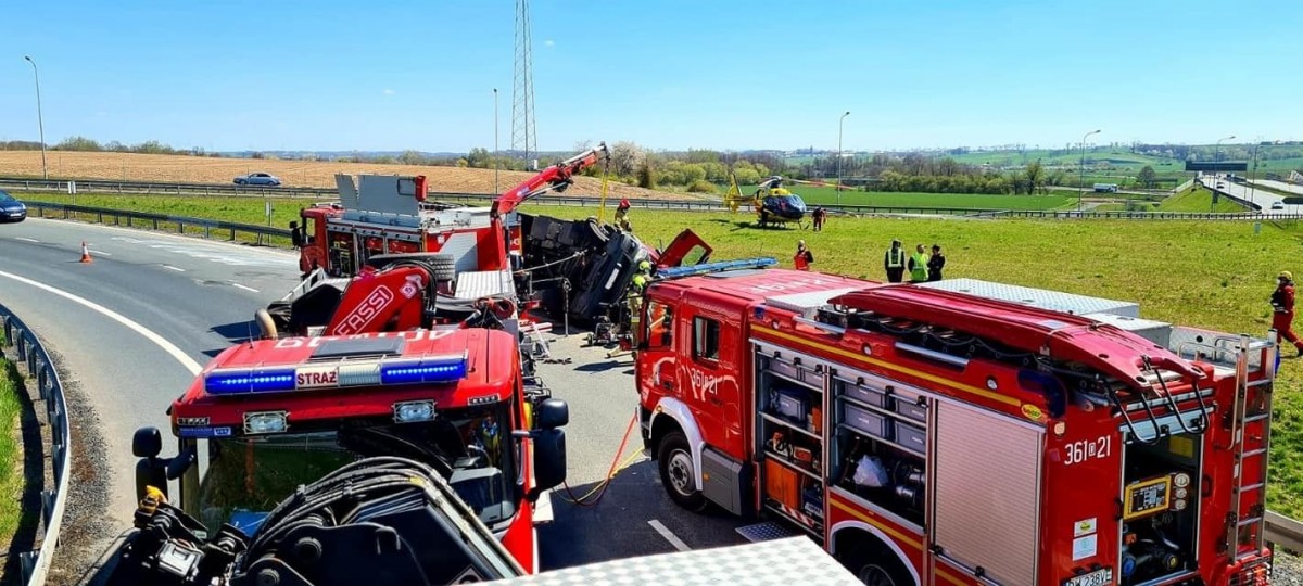 Strażacy z SGRT Bolesławiec w akcji ratowniczej na A4 w powiecie legnickim
