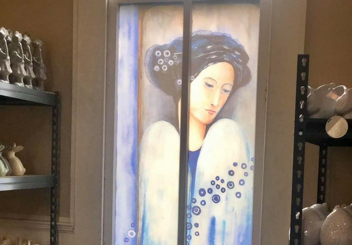 Anna does not just sell pottery, she sells the charm and traditions of the city of ceramics!