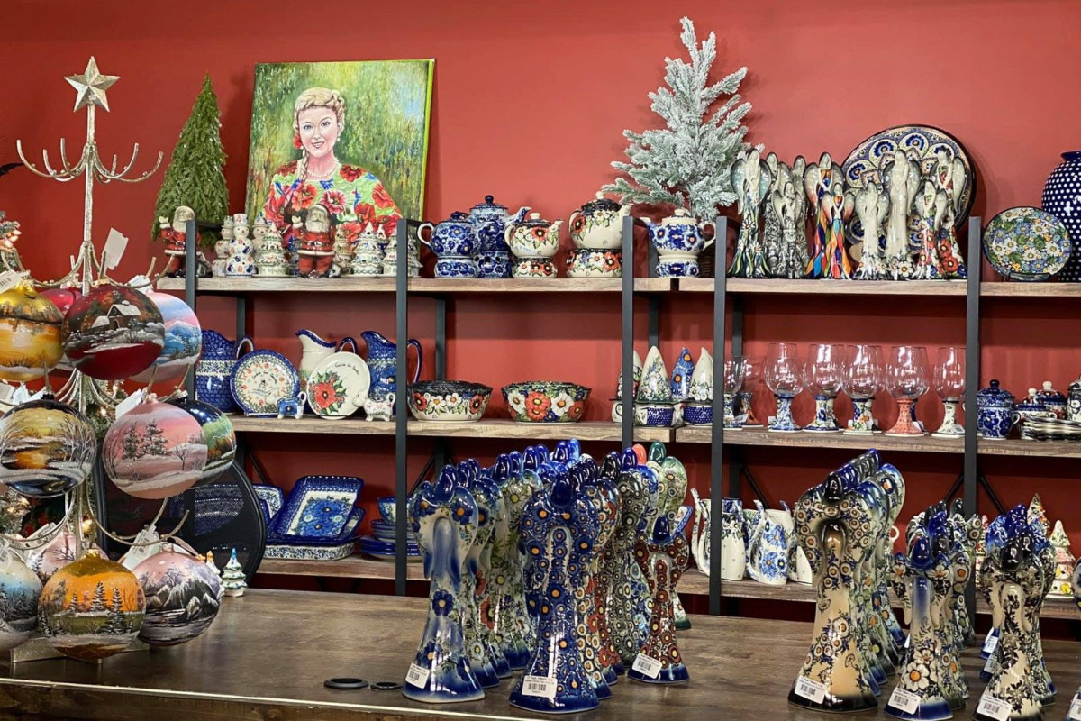 Anna does not just sell pottery, she sells the charm and traditions of the city of ceramics!