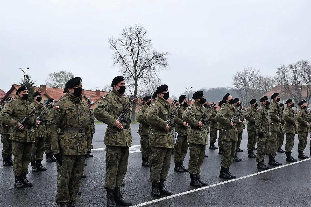 Uroczystości majowe z udziałem bolesławieckich artylerzystów