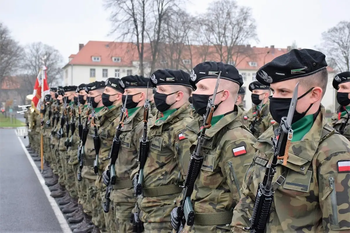 Uroczystości majowe z udziałem bolesławieckich artylerzystów