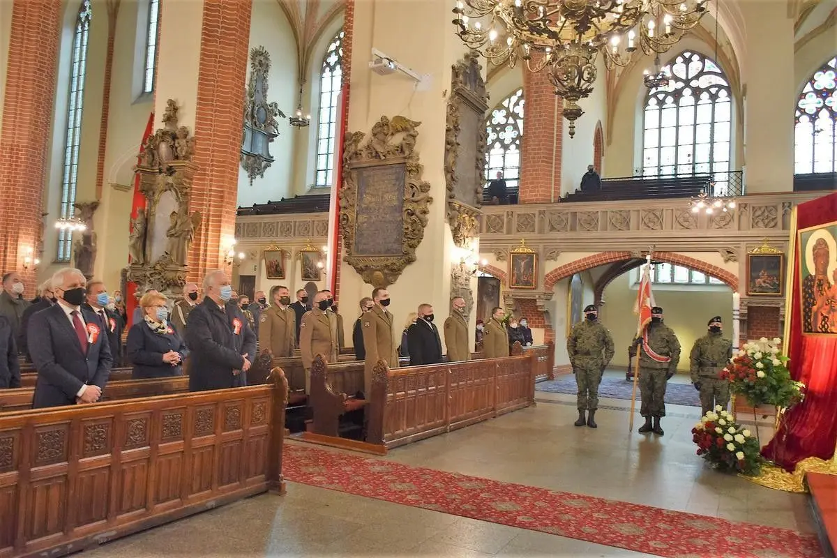 Uroczystości majowe z udziałem bolesławieckich artylerzystów