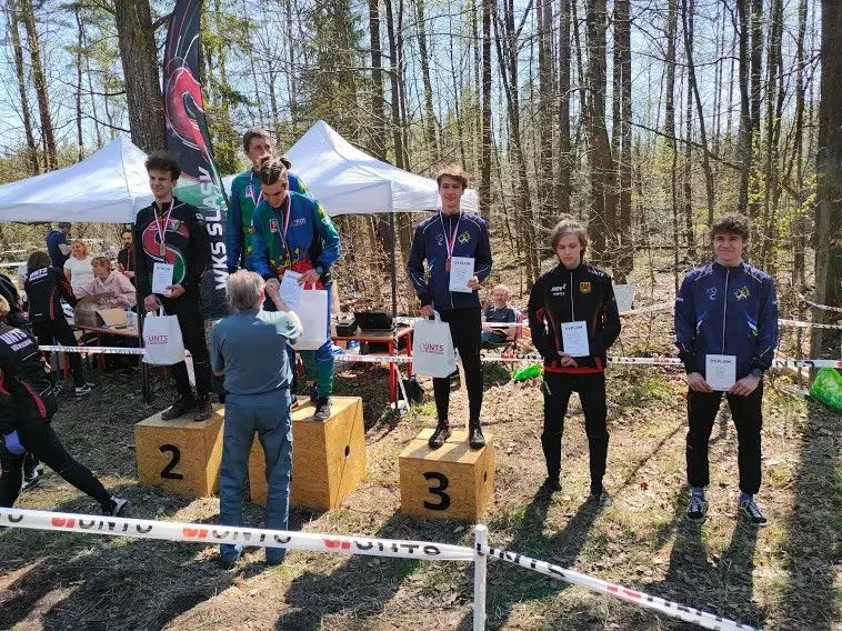 Бігуни з Iwiny на чемпіонаті Польщі в околицях населеного пункту Niekłań Wielki
