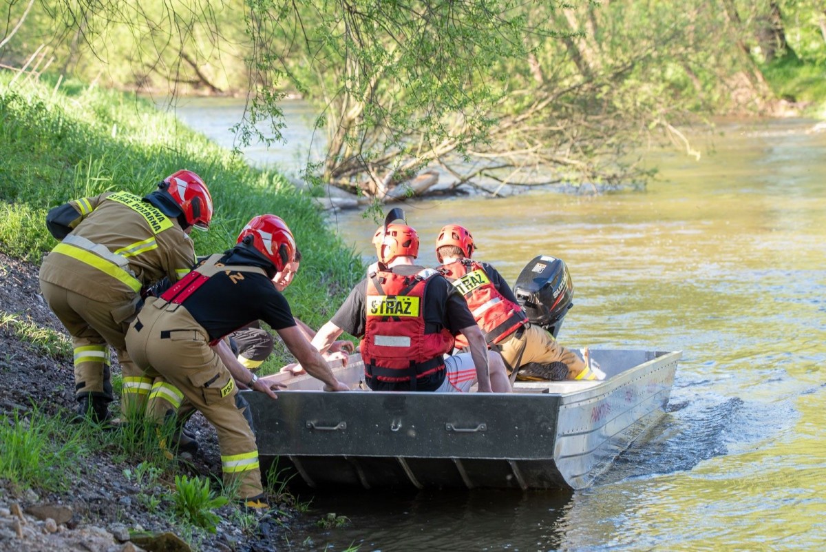 Akcja ratownicza na rzece Bóbr w Bolesławcu