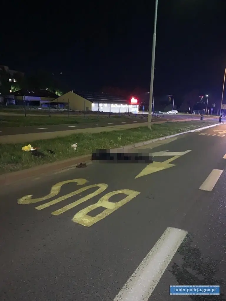 Pozostałości powypadkowe na jezdni