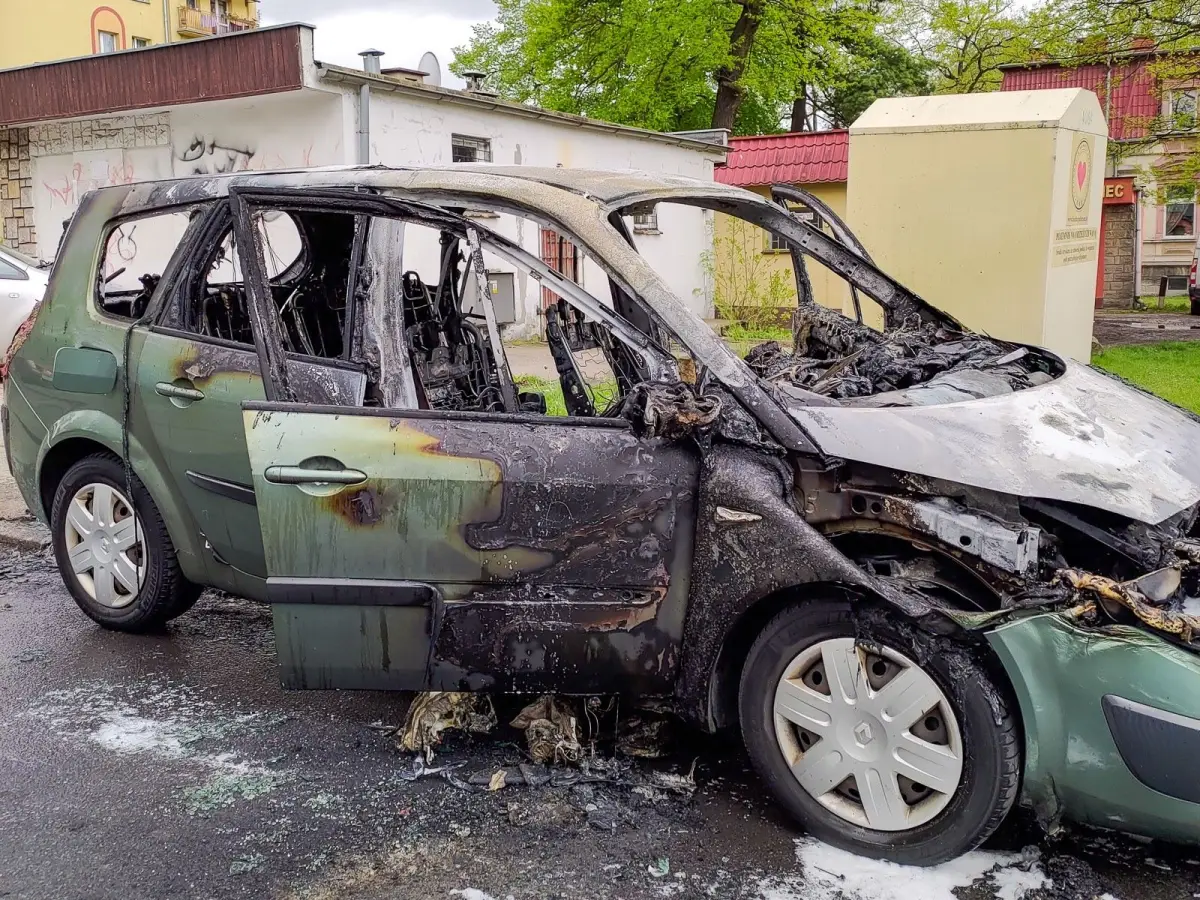 Spalone auto przy ul. Jana Pawła II