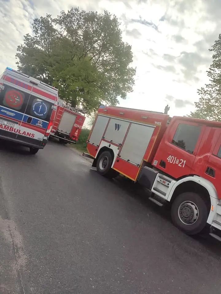Czołowe zderzenie dwóch aut w Nowogrodźcu