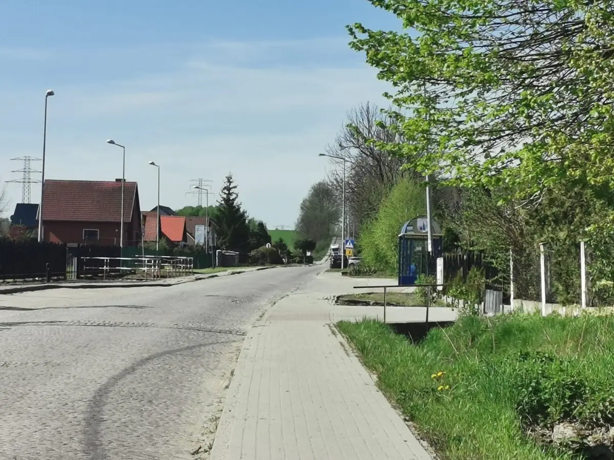 Droga w miejscowości Otok
