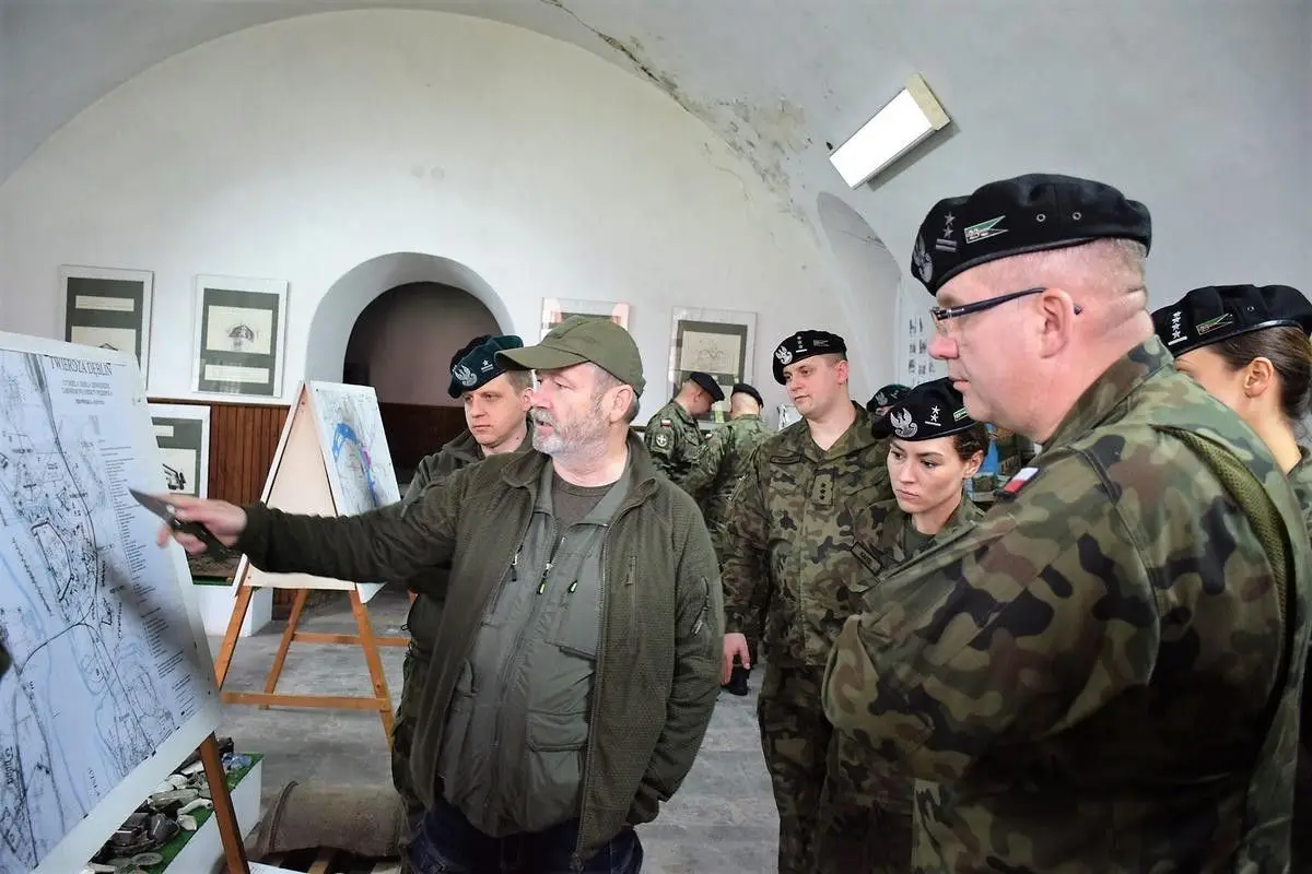 Bolesławieccy artylerzyści i ich historyczno-geograficzna podróż
