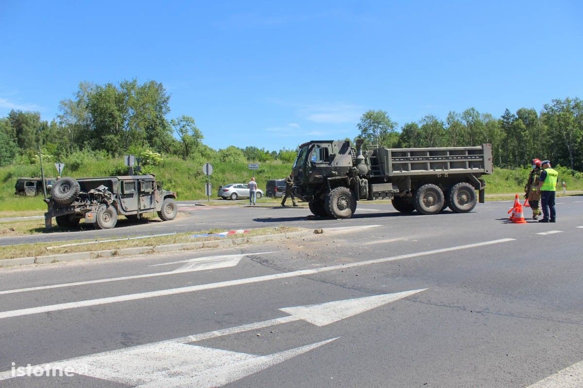 Kolizja dwóch pojazdów US Army na obwodnicy Bolesławca