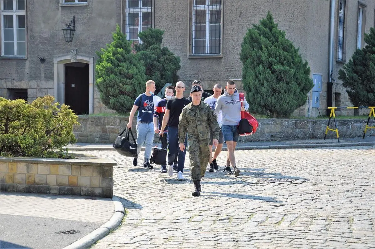 Kolejni ochotnicy w 23 Śląskim Pułku Artylerii w Bolesławcu