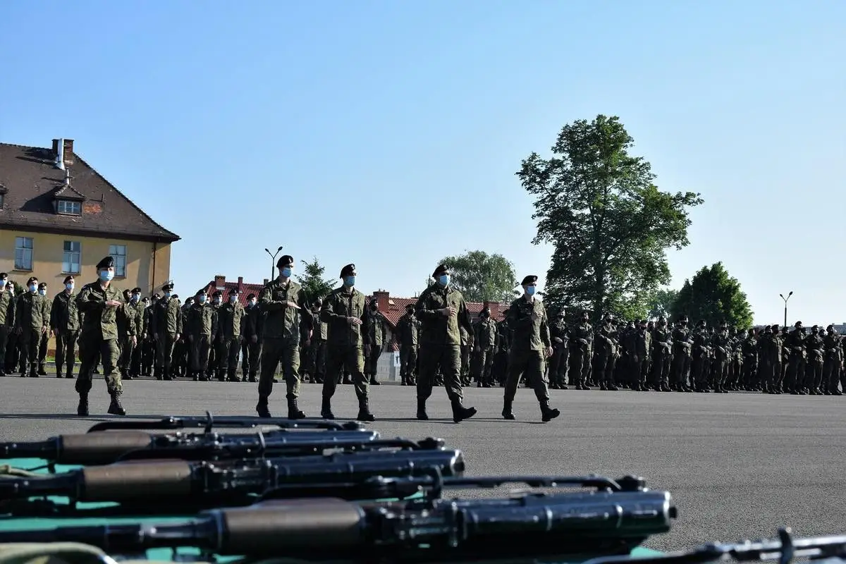 Kolejni ochotnicy w 23 Śląskim Pułku Artylerii w Bolesławcu