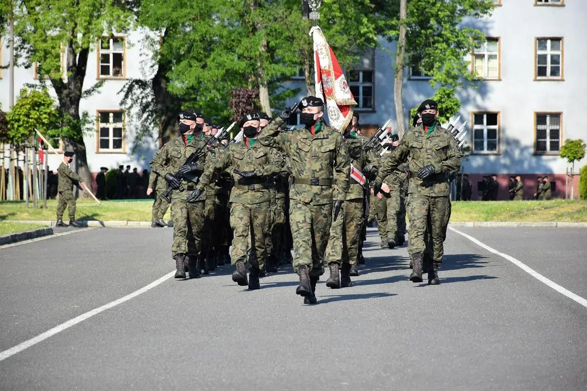 Kolejni ochotnicy w 23 Śląskim Pułku Artylerii w Bolesławcu